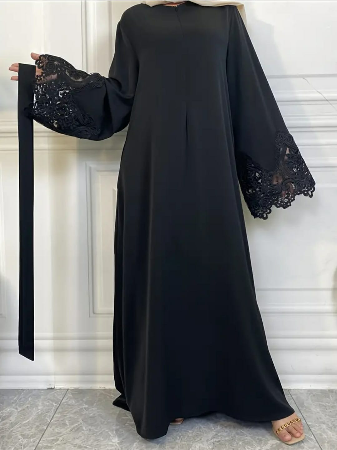 Samaira's Graceful Gown Abaya